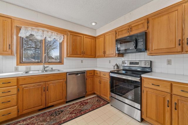 2932 W Benjamin Dr, Wichita, KS 67204