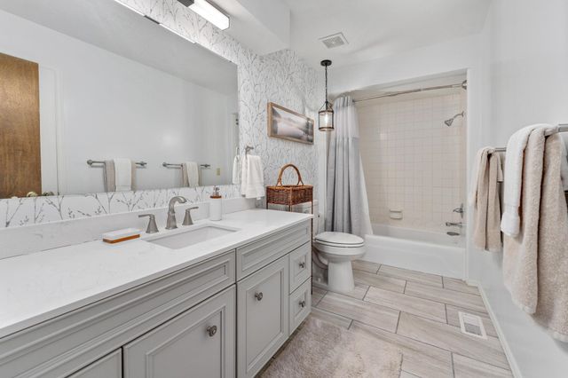 2932 W Benjamin Dr, Wichita, KS 67204