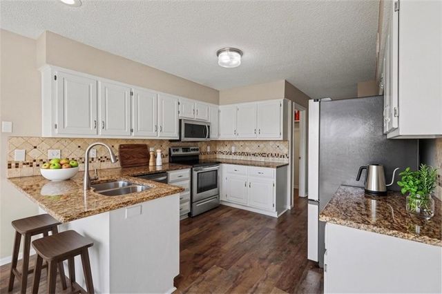 7013 W 157th Terrace, Overland Park, KS 66223