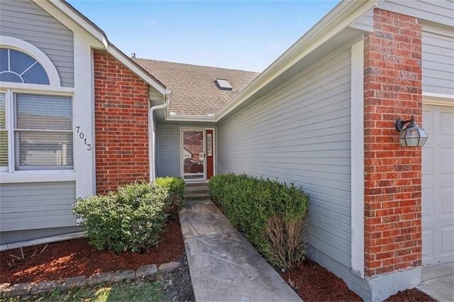 7013 W 157th Terrace, Overland Park, KS 66223