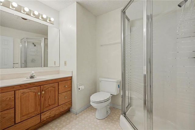 7013 W 157th Terrace, Overland Park, KS 66223