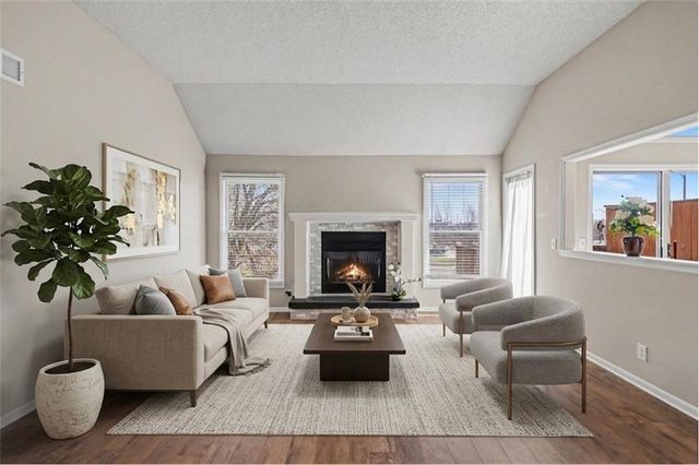 7013 W 157th Terrace, Overland Park, KS 66223