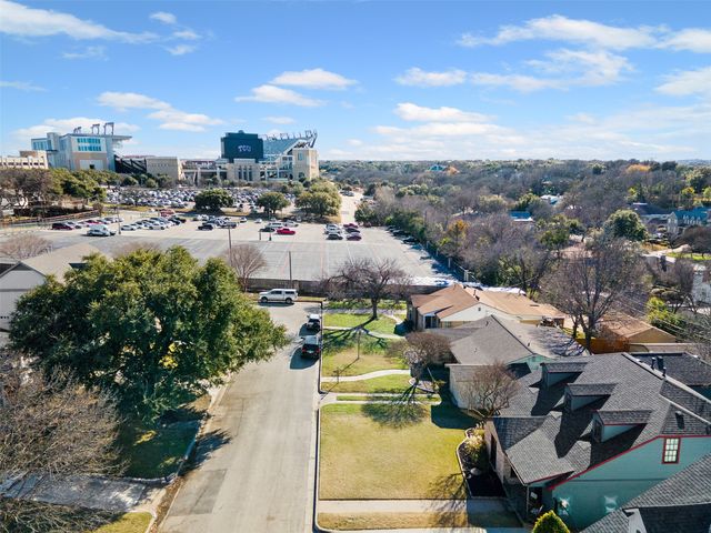 2548 Walsh Court, Fort Worth, TX 76109