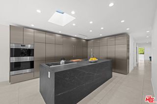 201 S Bedford Drive, Beverly Hills, CA 90212