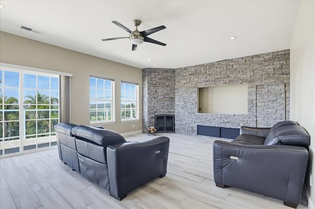 6717 Heleen Bart Ct, Browns Valley, CA 95918