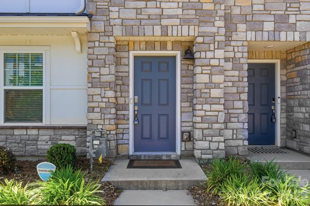 3742 Memorial Parkway, Charlotte, NC 28217