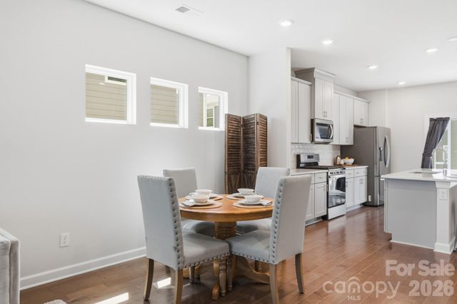 3742 Memorial Parkway, Charlotte, NC 28217
