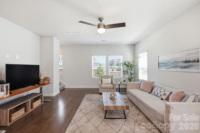 3742 Memorial Parkway, Charlotte, NC 28217