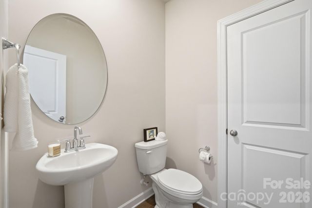 3742 Memorial Parkway, Charlotte, NC 28217