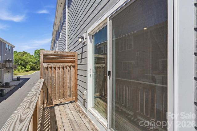 3742 Memorial Parkway, Charlotte, NC 28217