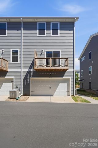 3742 Memorial Parkway, Charlotte, NC 28217