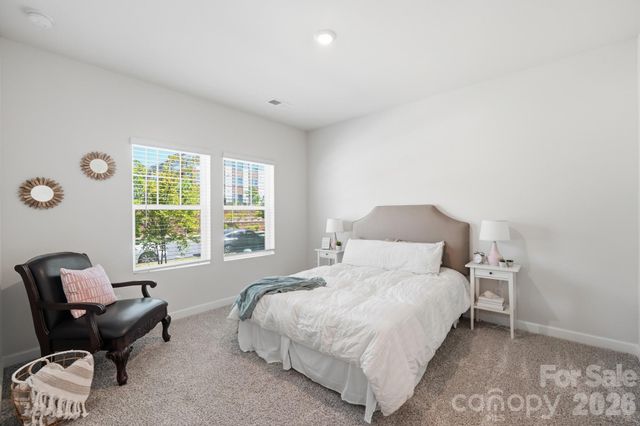 3742 Memorial Parkway, Charlotte, NC 28217