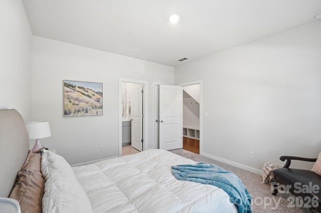 3742 Memorial Parkway, Charlotte, NC 28217