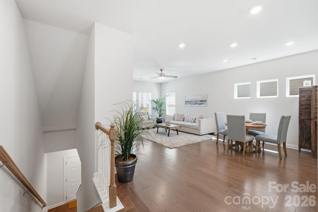 3742 Memorial Parkway, Charlotte, NC 28217