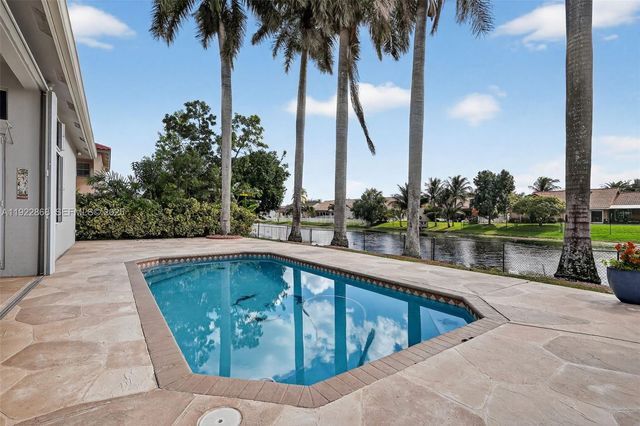 16432 NW 12th St, Pembroke Pines, FL 33028