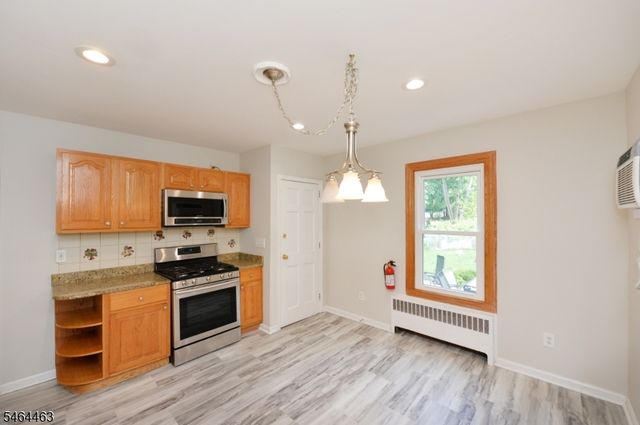 45 Hill St, Midland Park Boro, NJ 07432