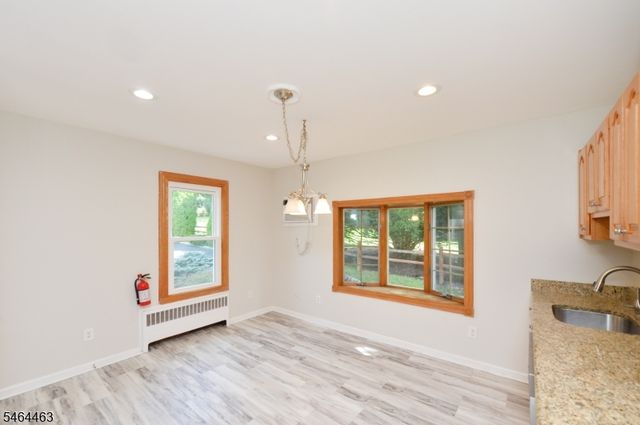 45 Hill St, Midland Park Boro, NJ 07432