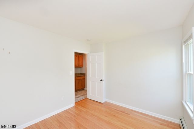 45 Hill St, Midland Park Boro, NJ 07432