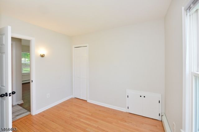45 Hill St, Midland Park Boro, NJ 07432