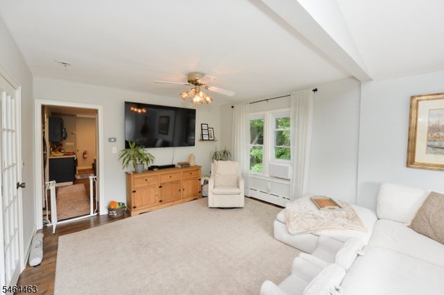 45 Hill St, Midland Park Boro, NJ 07432
