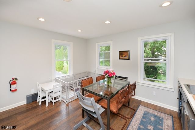 45 Hill St, Midland Park Boro, NJ 07432