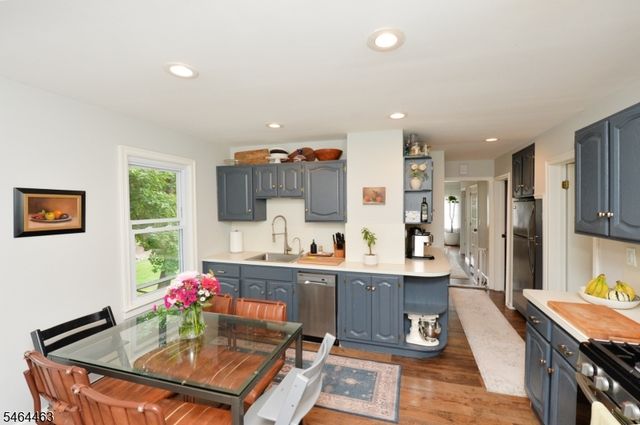 45 Hill St, Midland Park Boro, NJ 07432