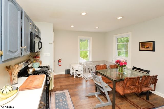 45 Hill St, Midland Park Boro, NJ 07432