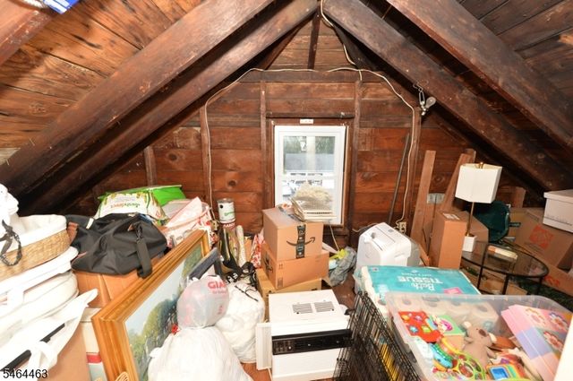 45 Hill St, Midland Park Boro, NJ 07432