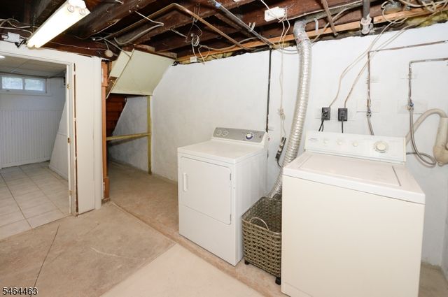 45 Hill St, Midland Park Boro, NJ 07432