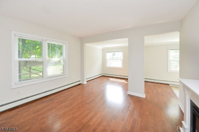 45 Hill St, Midland Park Boro, NJ 07432
