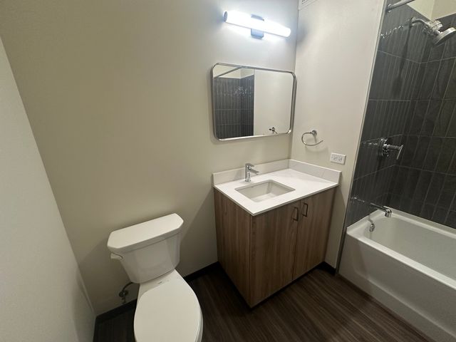 2032 N Clybourn Avenue 132, Chicago, IL 60614