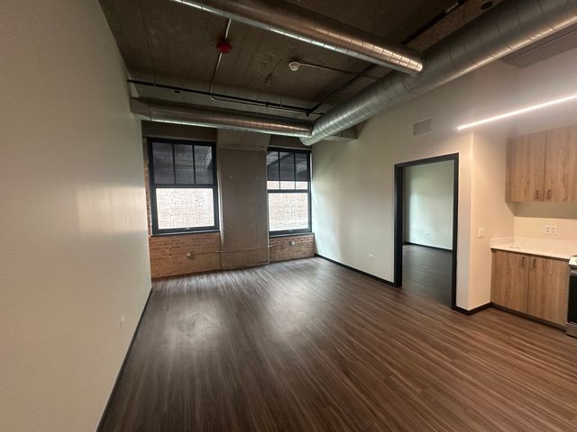 2032 N Clybourn Avenue 132, Chicago, IL 60614