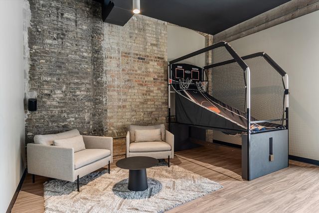 2032 N Clybourn Avenue 132, Chicago, IL 60614