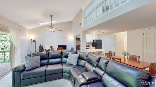 5262 Cedarstone Court D, St Louis, MO 63129