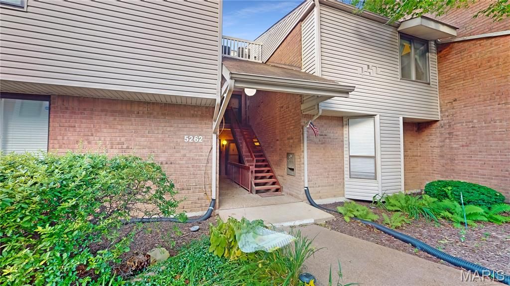 5262 Cedarstone Court D, St Louis, MO 63129