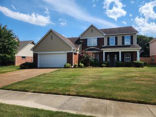 8209 BLUE LAGOON DR, Bartlett, TN 38002