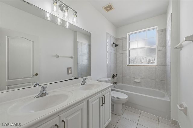 7051 Ambrosia LN 3506, Naples, FL 34119