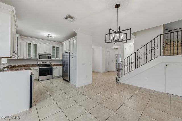 7051 Ambrosia LN 3506, Naples, FL 34119