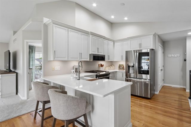 4103 Lakeview SW, Cedar Rapids, IA 52404