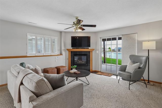 4103 Lakeview SW, Cedar Rapids, IA 52404