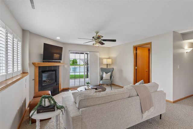 4103 Lakeview SW, Cedar Rapids, IA 52404
