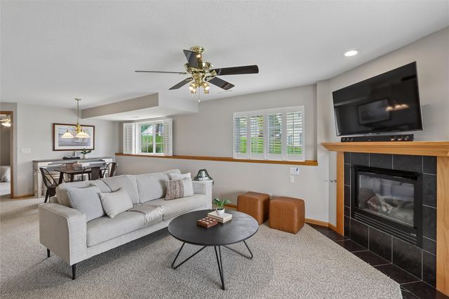 4103 Lakeview SW, Cedar Rapids, IA 52404