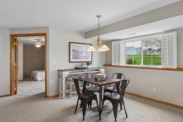 4103 Lakeview SW, Cedar Rapids, IA 52404