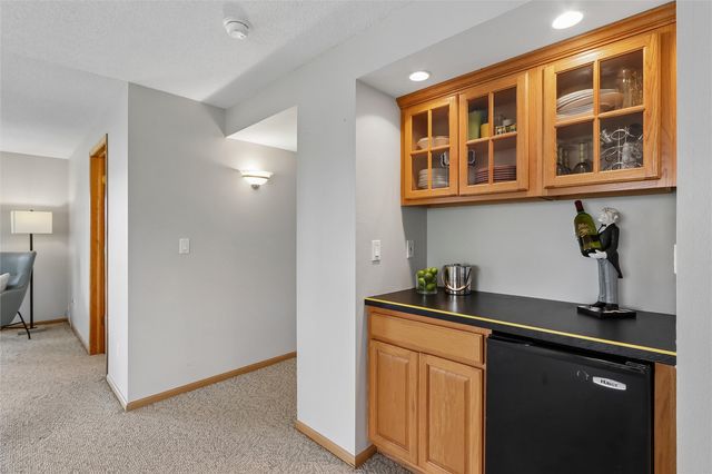 4103 Lakeview SW, Cedar Rapids, IA 52404