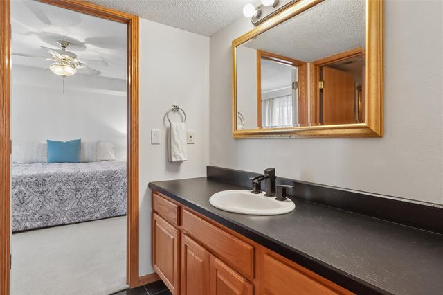 4103 Lakeview SW, Cedar Rapids, IA 52404