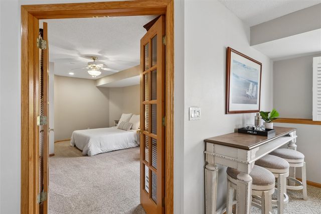 4103 Lakeview SW, Cedar Rapids, IA 52404