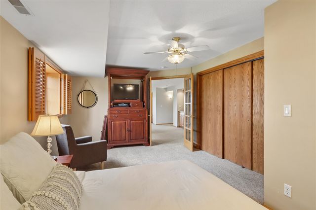 4103 Lakeview SW, Cedar Rapids, IA 52404