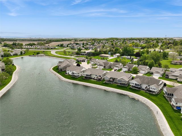 4103 Lakeview SW, Cedar Rapids, IA 52404