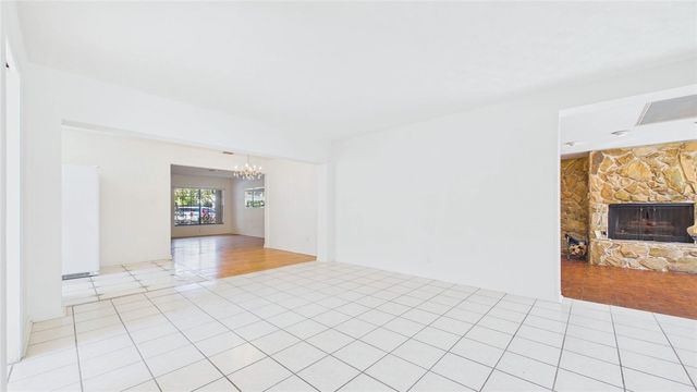 3112 S JULIA CIRCLE, Tampa, FL 33629