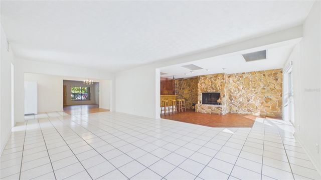 3112 S JULIA CIRCLE, Tampa, FL 33629